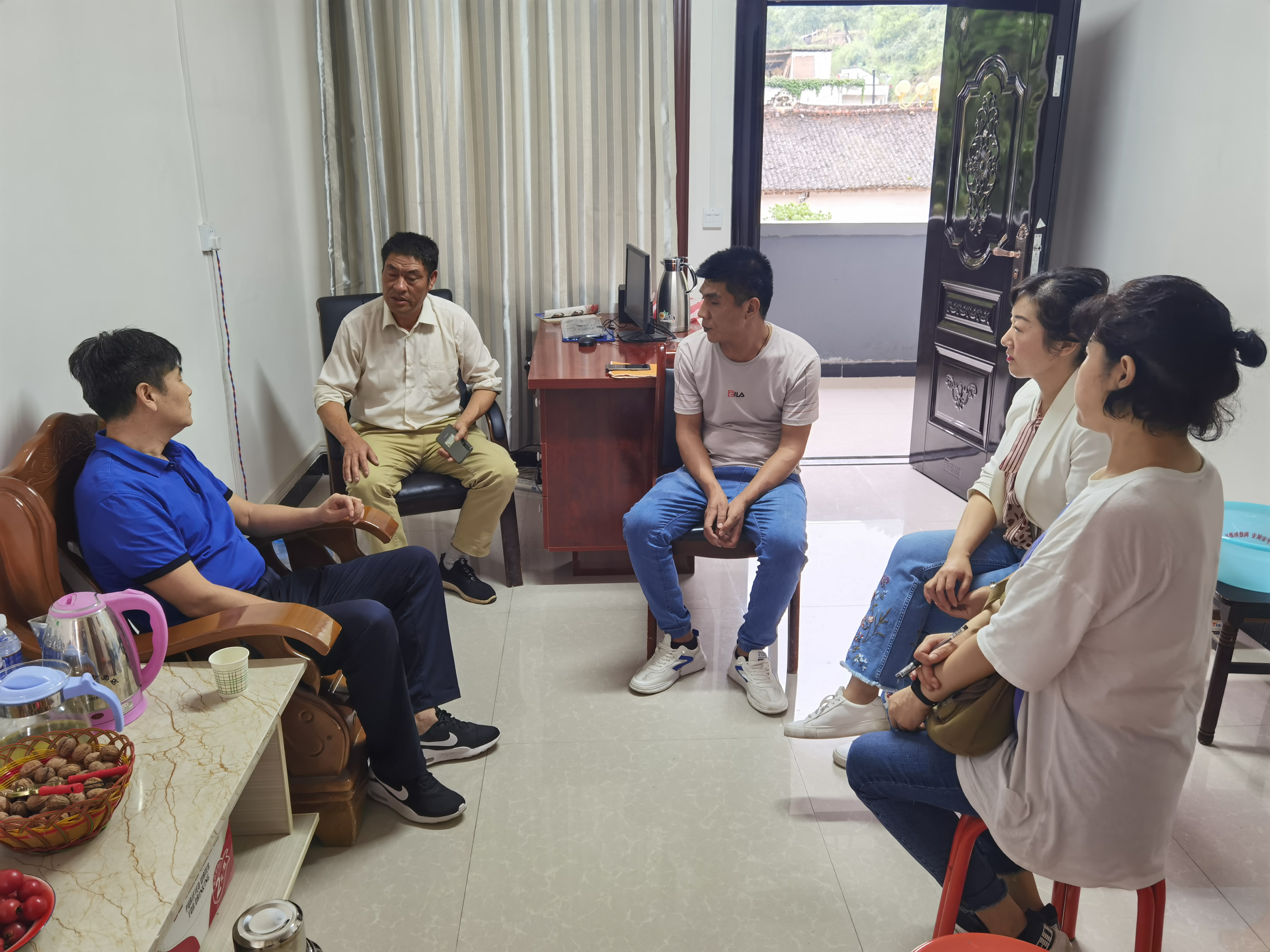 陜西糧農(nóng)油脂集團(tuán)開展入戶走訪慰問(wèn)和黨建聯(lián)基層主題黨日活動(dòng)
