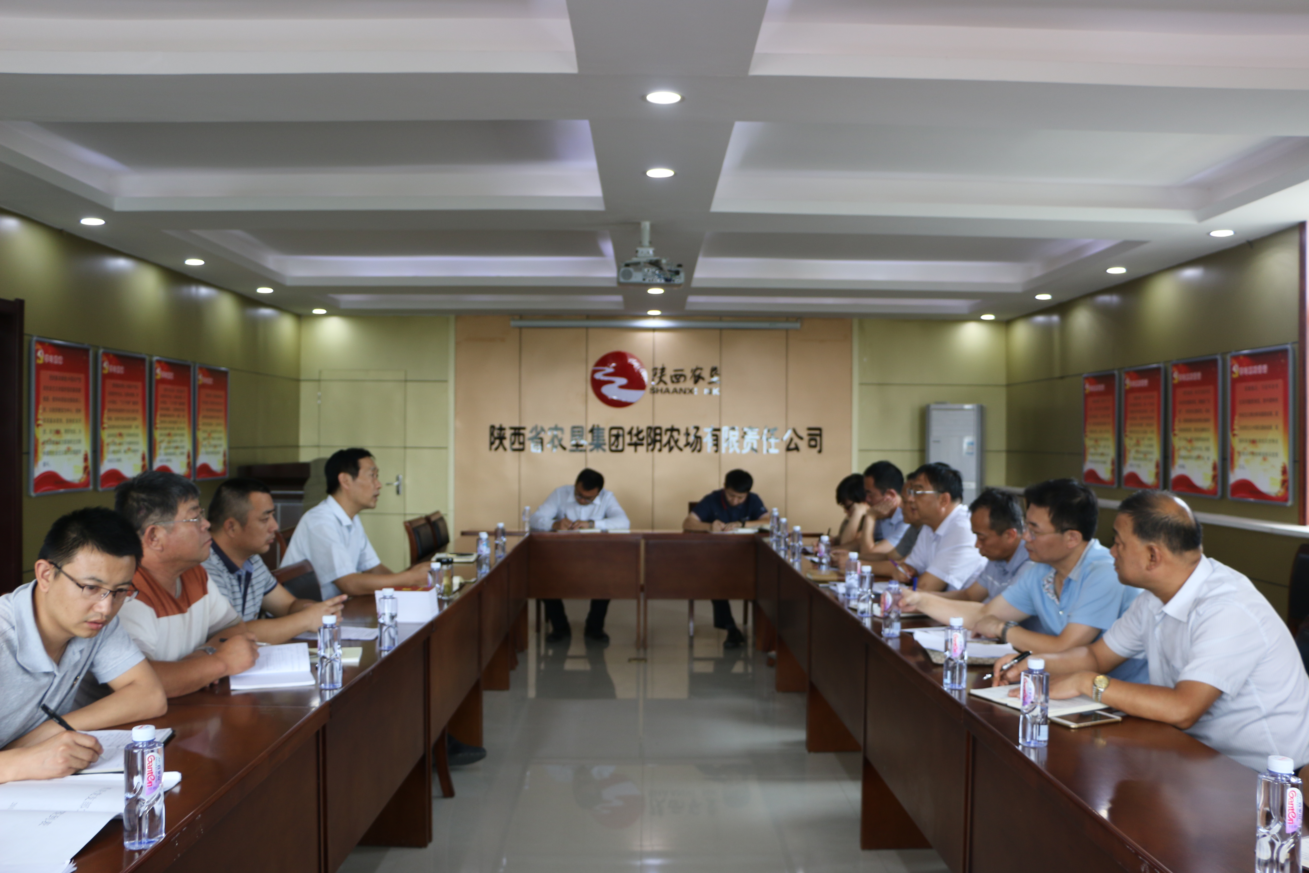 三個(gè)來自不同行業(yè)的基層黨支部就“兩學(xué)一做”學(xué)習(xí)教育開展學(xué)習(xí)交流